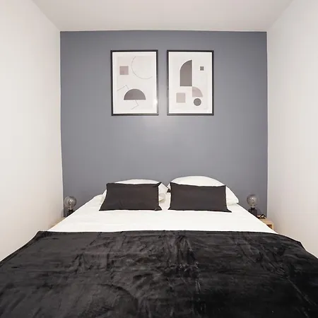 Spacious Near The Champs De Mars Париж