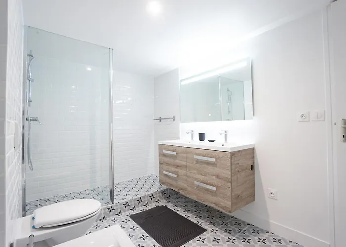 Spacious Near The Champs De Mars Apartment Paris
