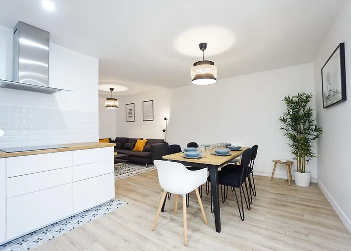 Spacious Near The Champs De Mars Apartment