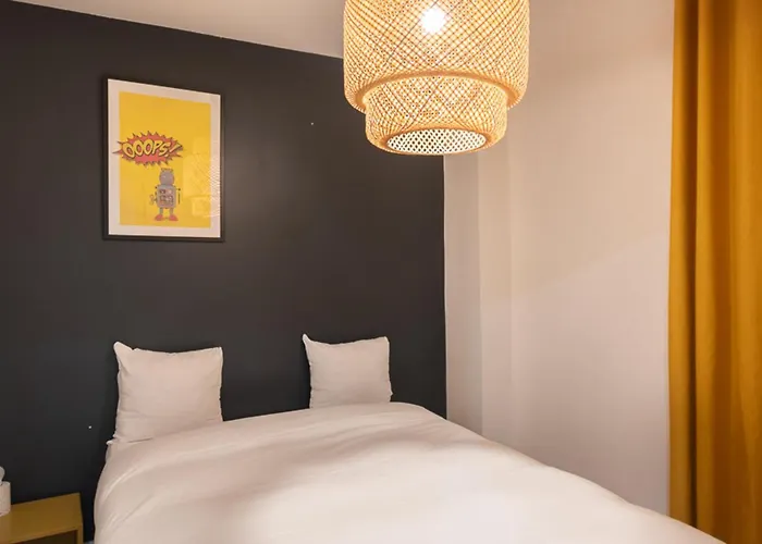 Spacious Near The Champs De Mars Apartment Paris