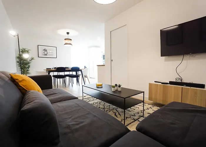 Spacious Near The Champs De Mars Apartment Paris